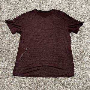 Men’s LuluLemon Large Metal Vent Tech